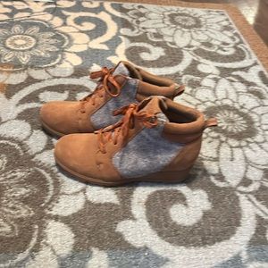 Sorel Evie Lace up boot